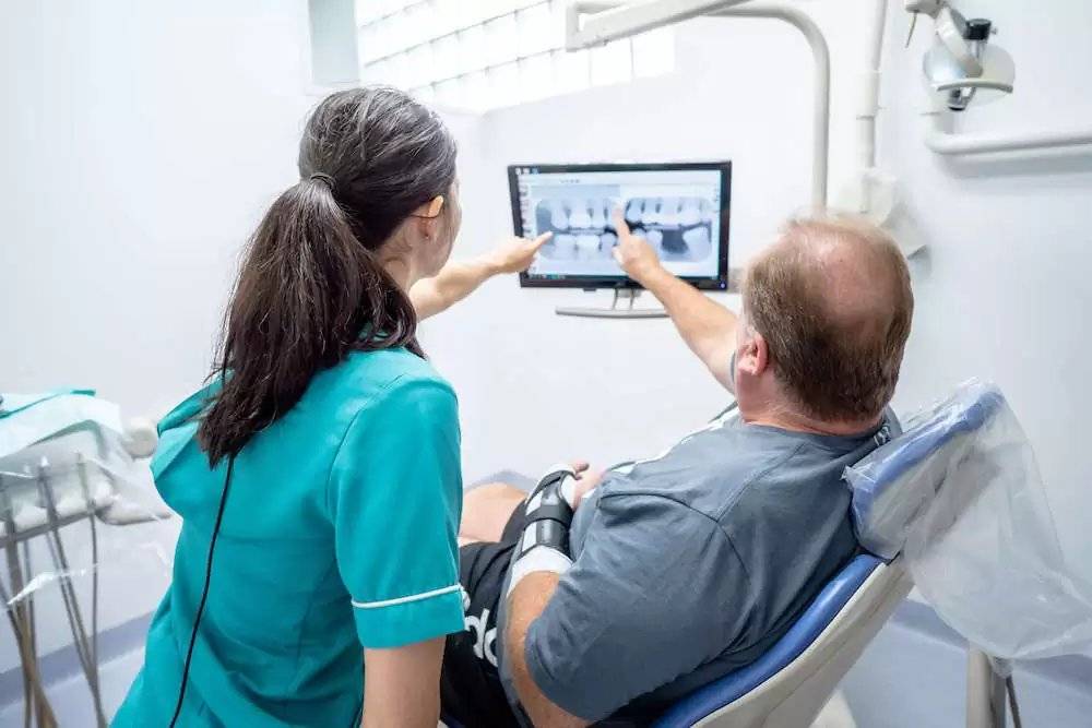 Top 10 Free Dental Care Options For Seniors_3